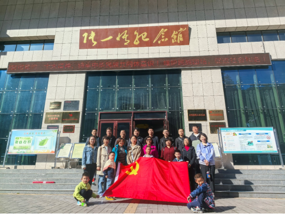 韦德官方网站物理教师党支部赴张一悟纪念馆开展主题党日活动